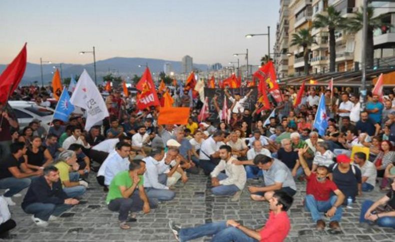 Suruç'taki terör katliamı İzmir'de protesto edildi